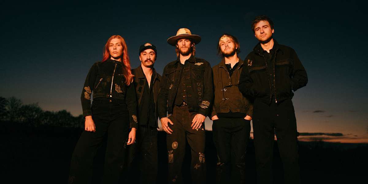 HAPPY LANDING w The Band Solstice