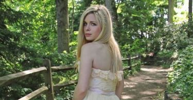 Fashion Trends for Regional Weddings