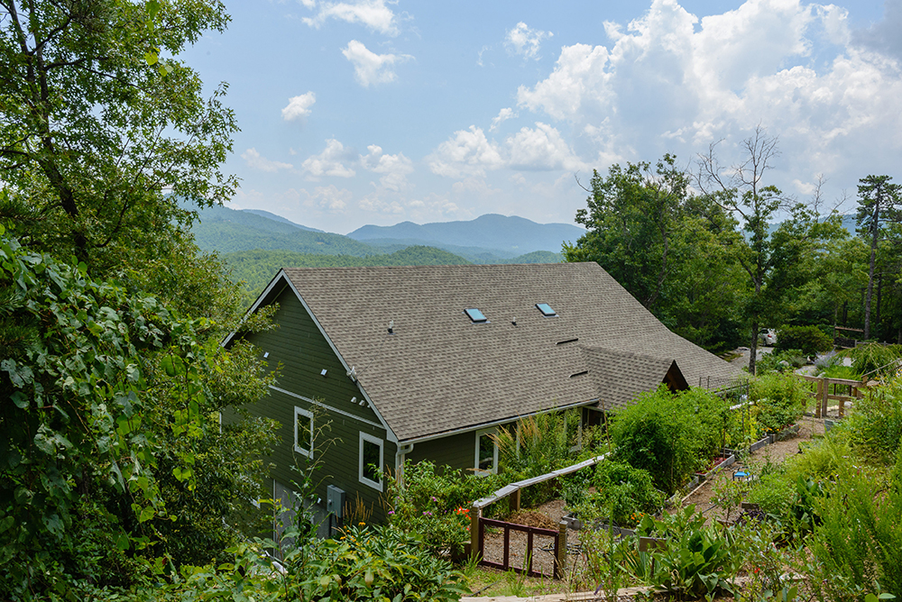 Sunledge Dream Green Home in Black Mountain