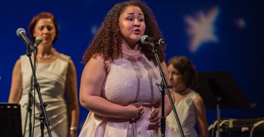 Diana Wortham Theatre Scholarship Program for Young Emerging Artists