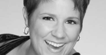 Simone Vigilante Sings Songs of Love