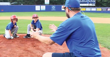 Rounding 3rd. Photo by Scott Treadway